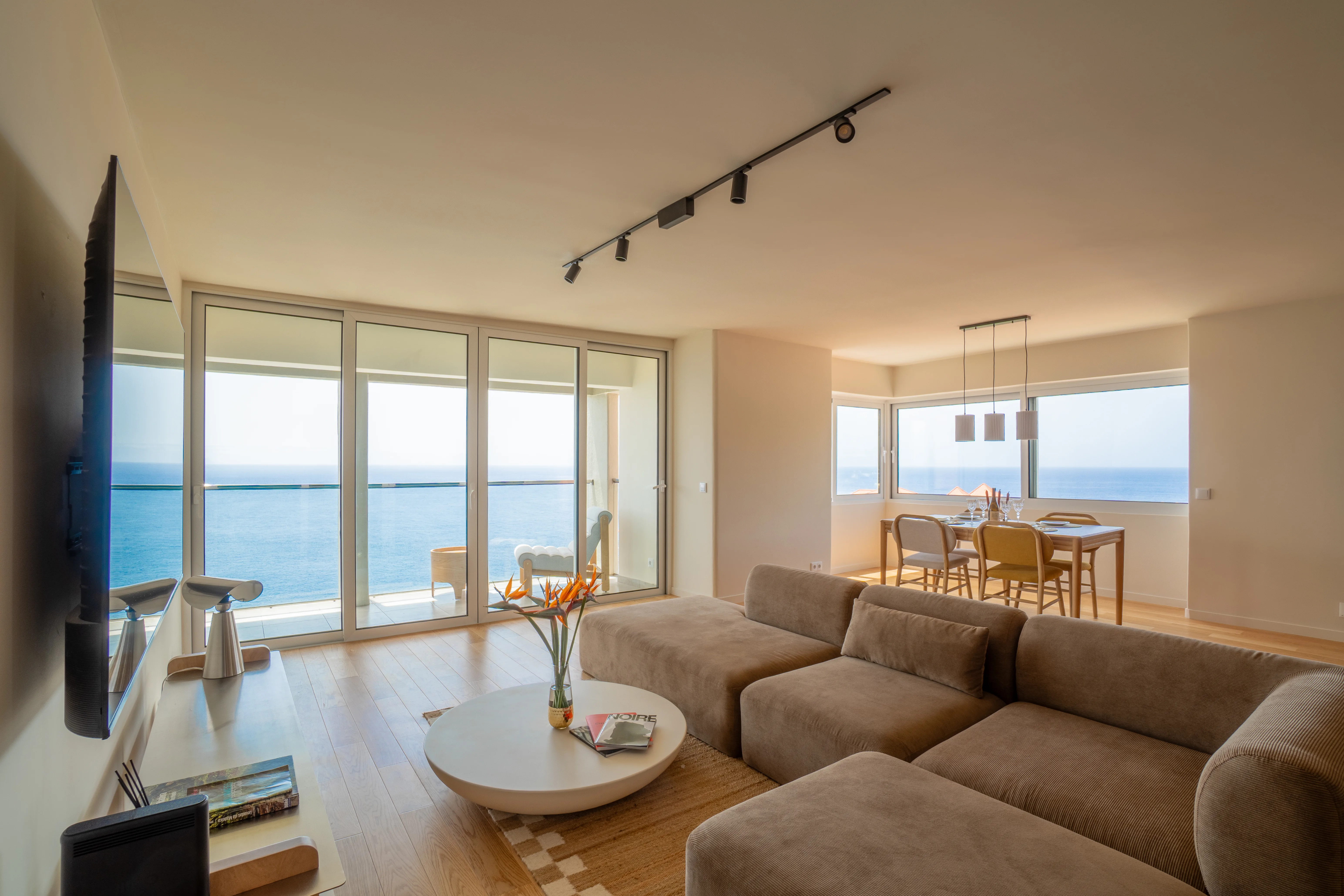 Horizon Living, Caniço